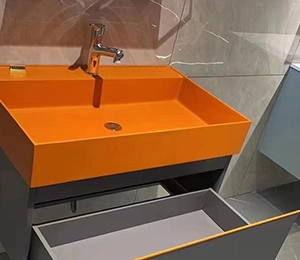 Vanity bagno personalizzato con armadio in acciaio inox