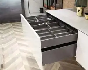 Come progettare lo stoccaggio interno dell'armadio da cucina in acciaio inossidabile